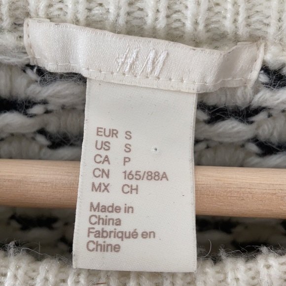 H&M textured sweater - Picture 2 of 4